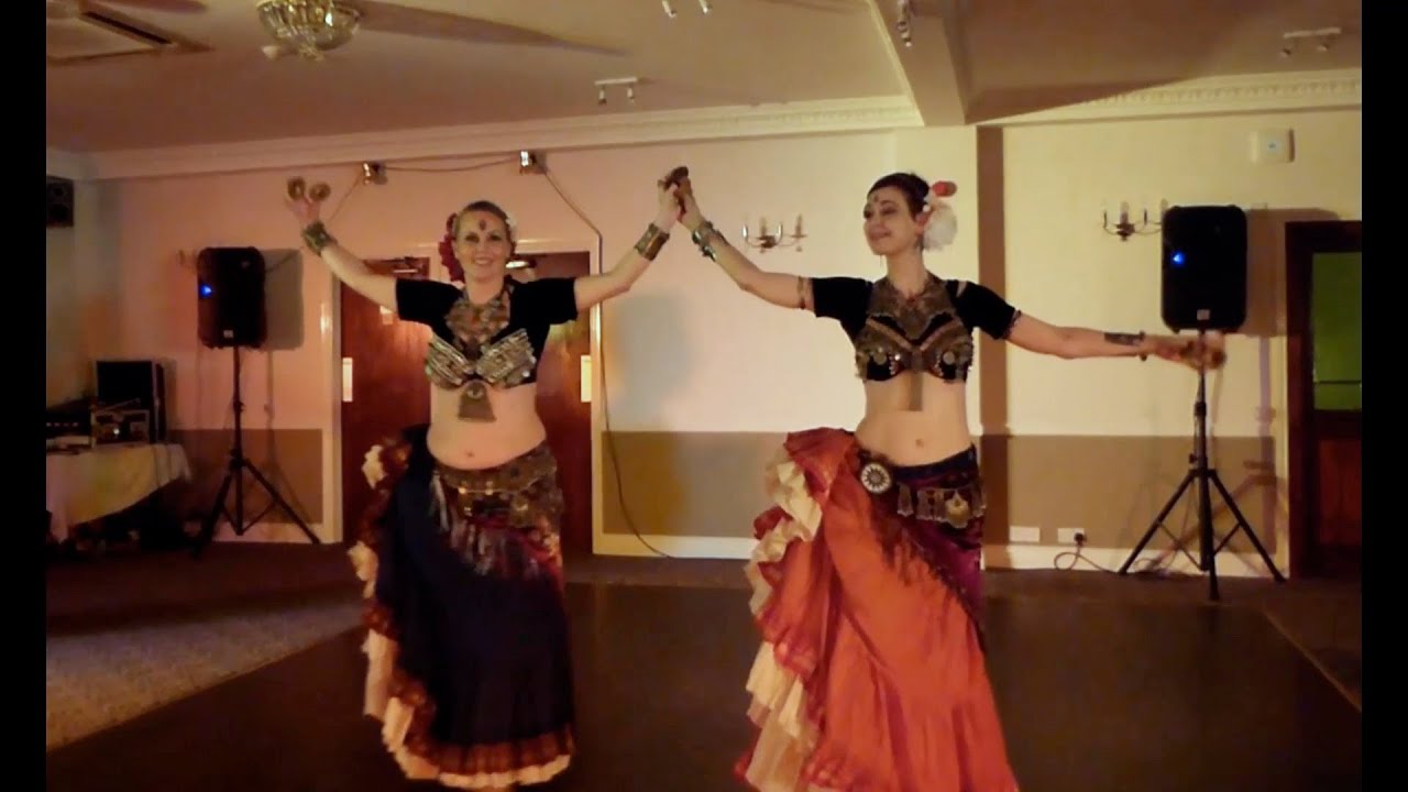 Helen & Berenike @ the Devi Mamak in Essex hafla - Burlesqua