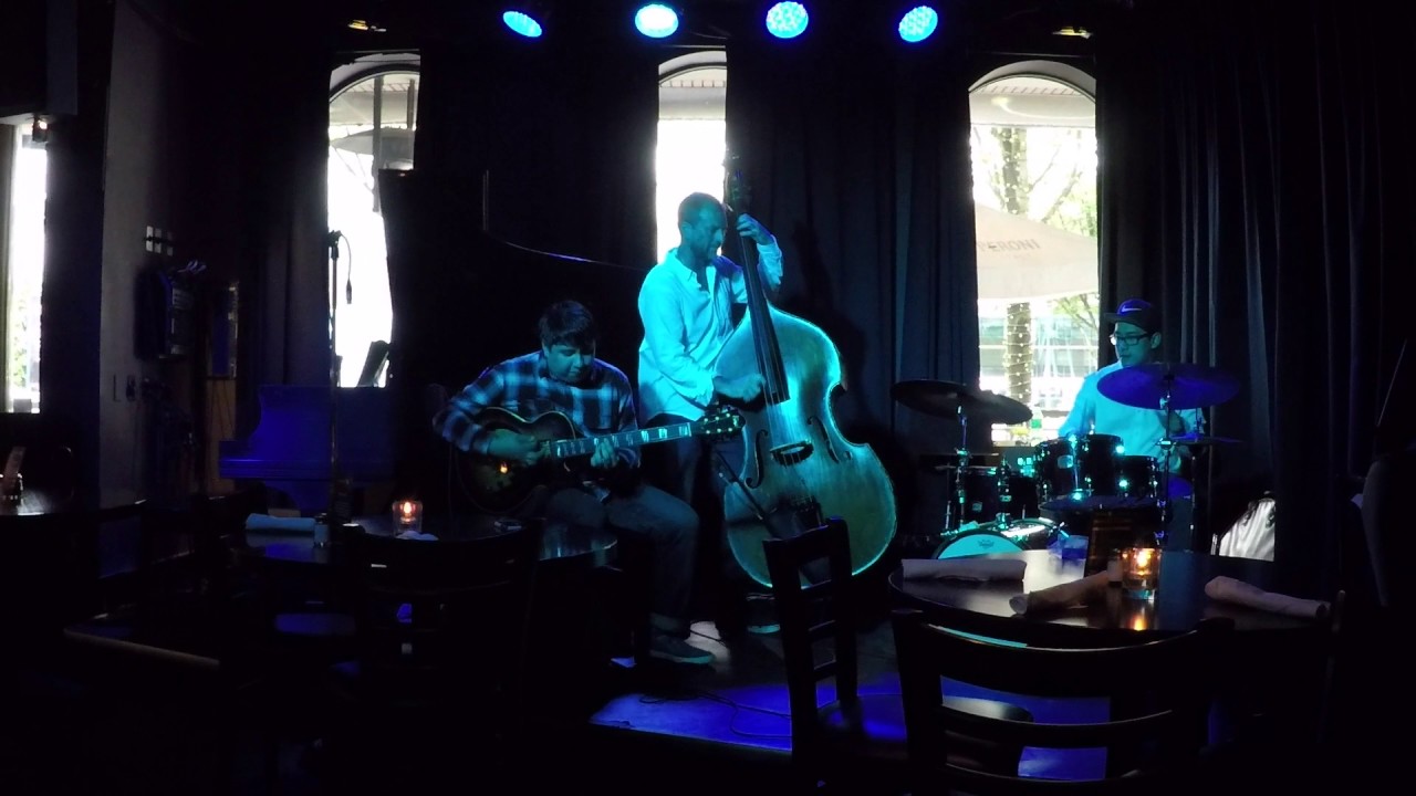 Sandu - Julian Jayme Trio Live @ Frankie's Jazz Club