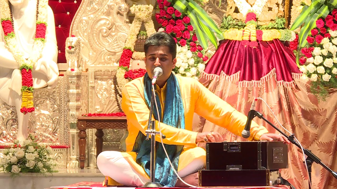 Sumeet Tappoo - Live in India - Achyutam Keshavam