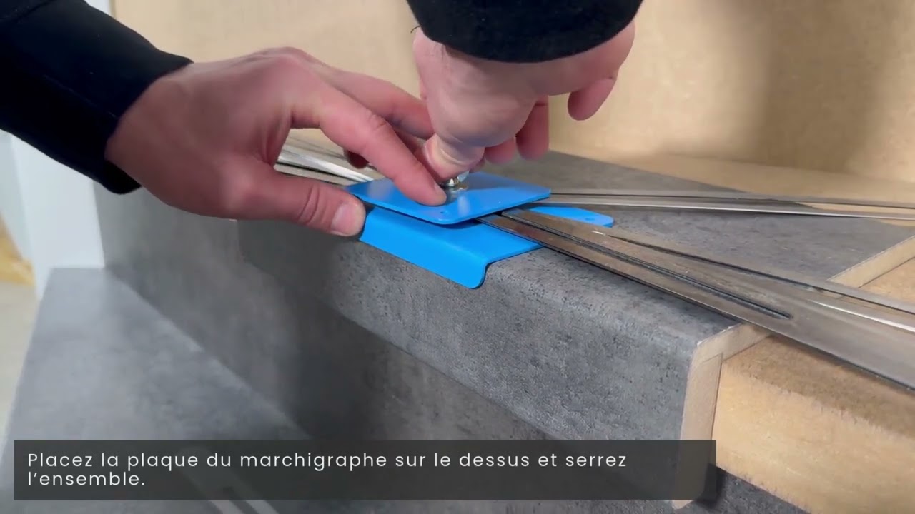 Habiller une marche tournante : Mesurer, découper et coller - Tuto complet