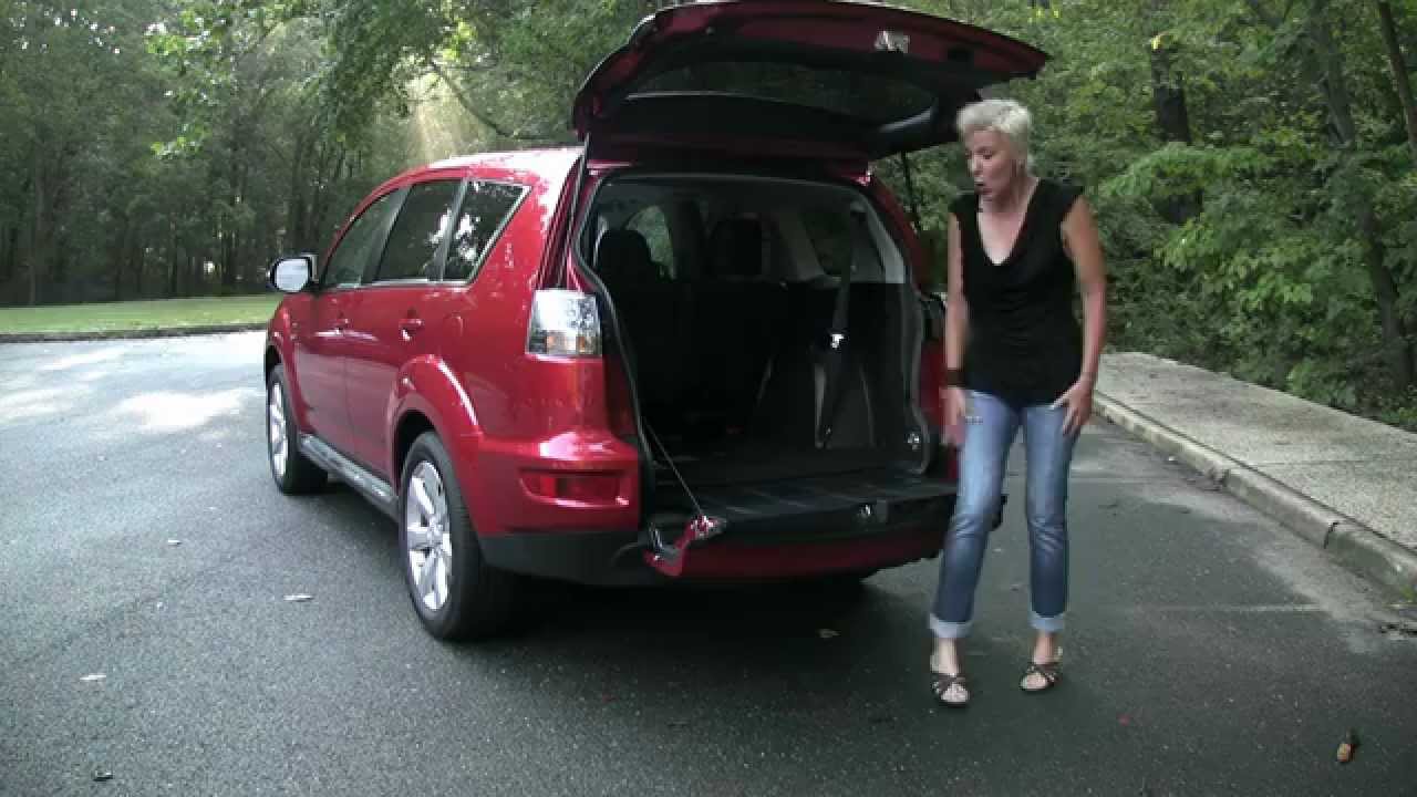 RoadflyTV - 2011 Mitsubishi Outlander GT Test Drive & Car Review