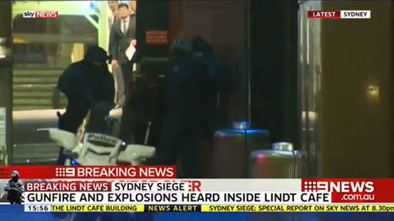 Armed Police Storm Sydney Cafe
