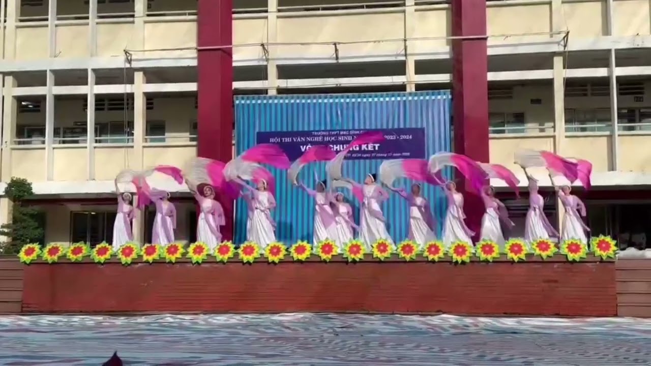 Múa Bóng Phù Hoa | 11A5 | Nguồn : thpaaron