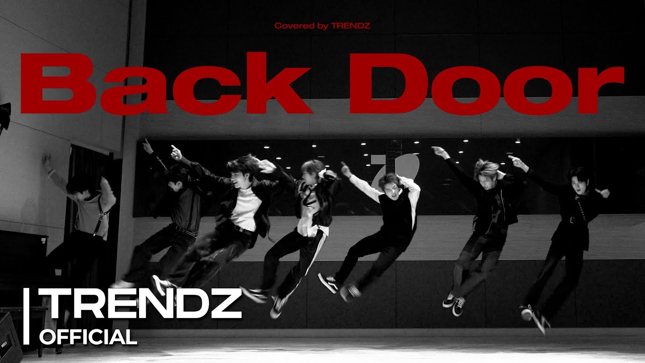 TRENDZ(트렌드지) - Back Door(백도어) (Original song by. Stray Kids) | 220924 FANSIGN EVENT