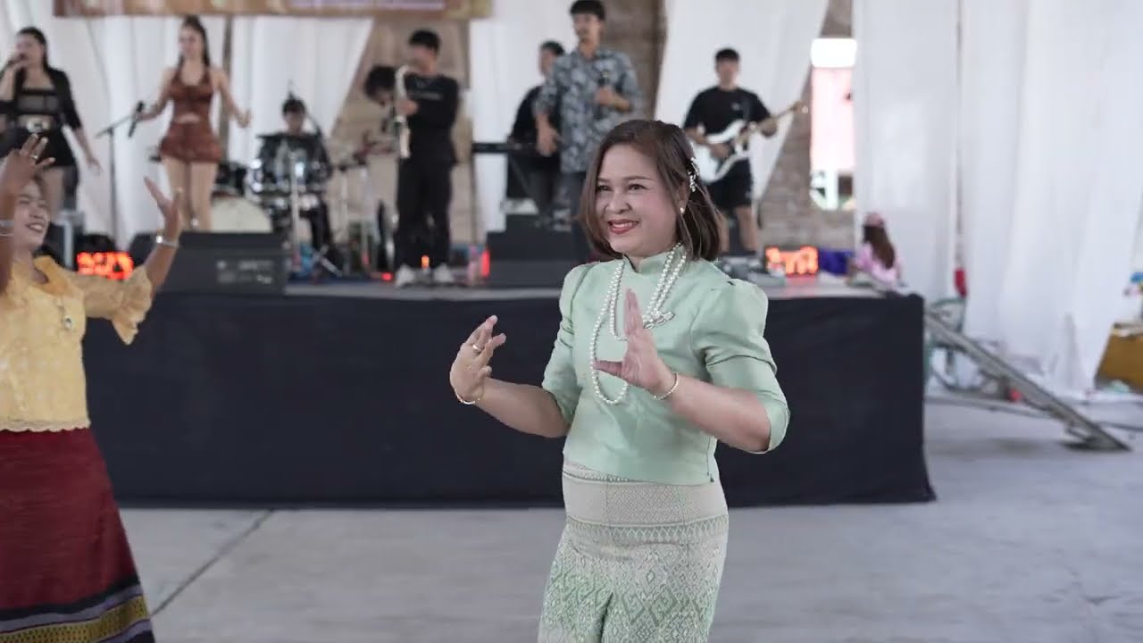 งานบวช นาคเสี่ย, วัดเกาะแก้ว จ.พระนครศรีอยุธยา เวอร์ชั่น คุณแม่นาคขอมา