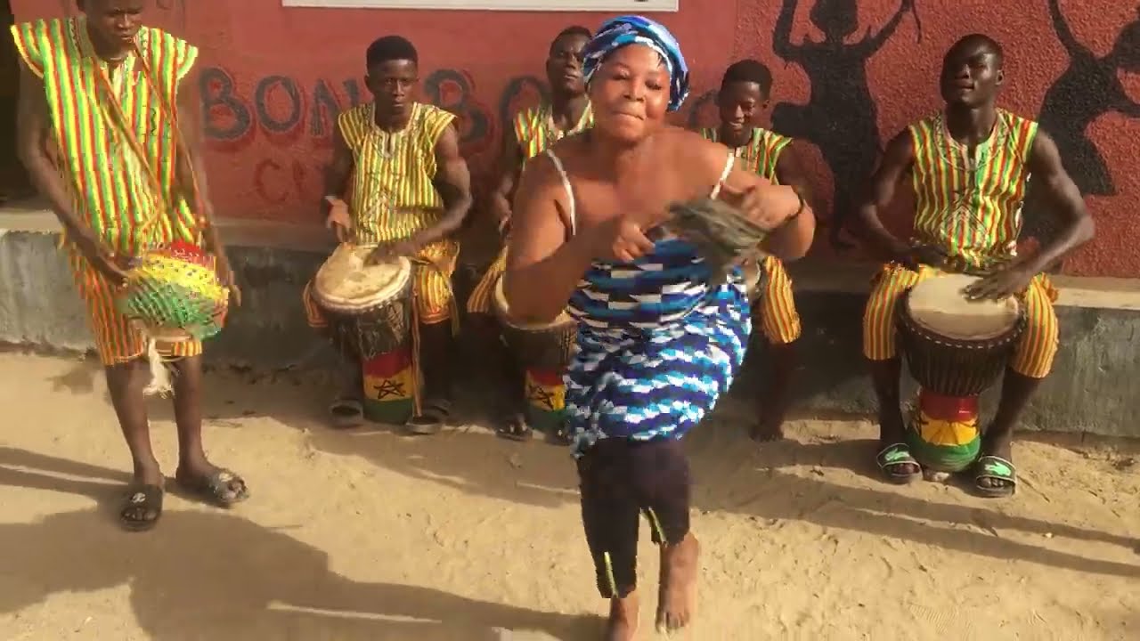 Pogne Dance - Bonabongo culture band from Bongo Soe