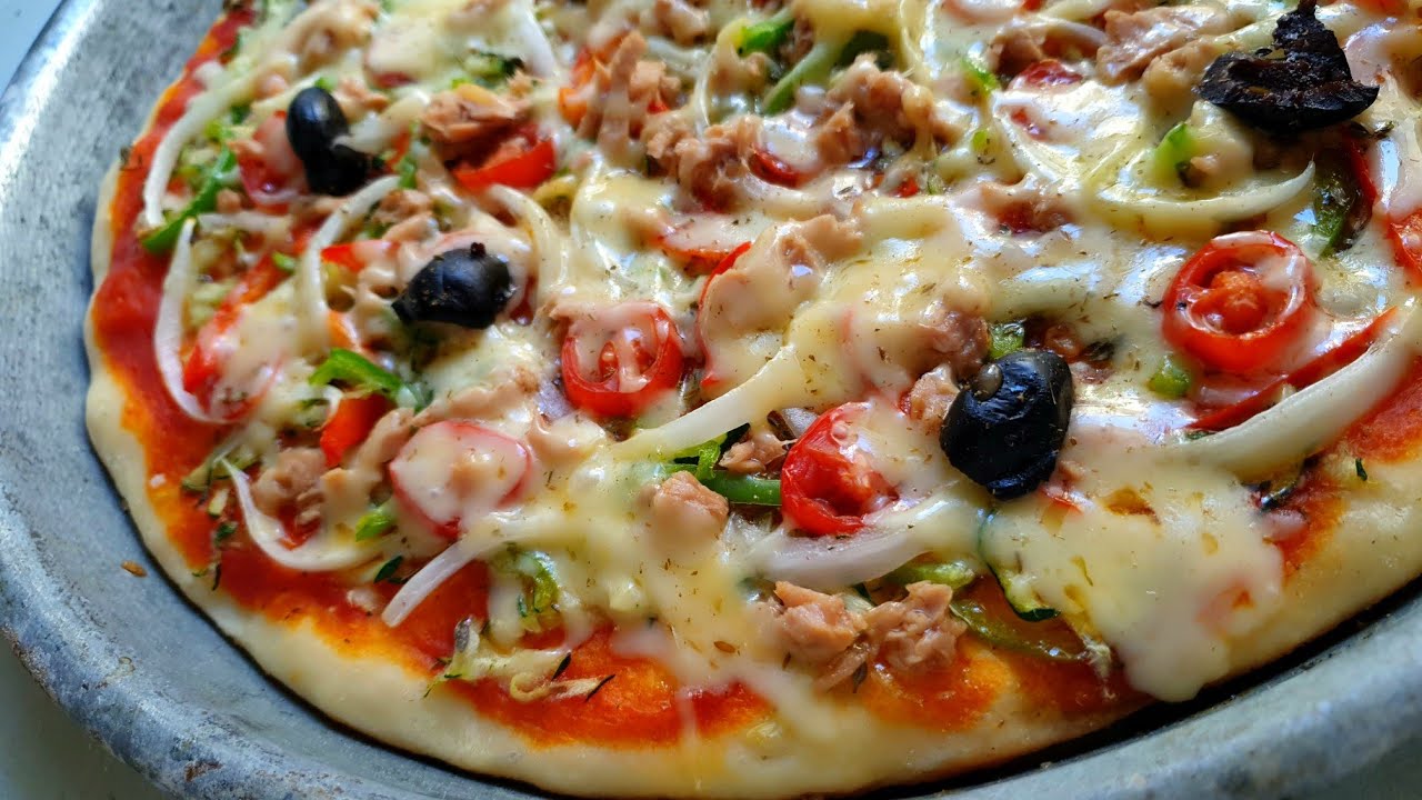 اروع بيتزا بالخضر بكمية كبيرة بعجينة هشة ناجحة بدون مجهود مع خلطة توابل لذيييذة جدا 😋  Pizza