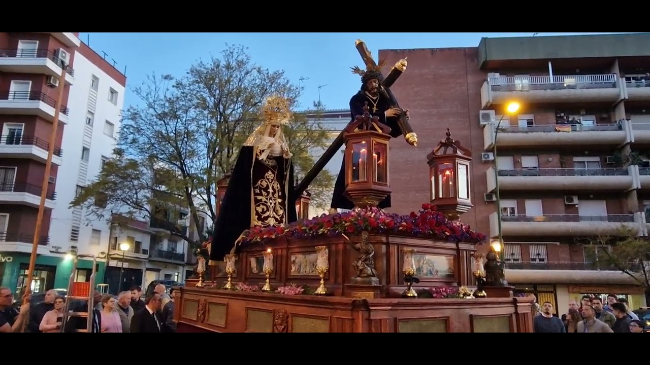 Humildad de San Pablo en el saludo al Templete de la Cruz de Sevillla 2025 Parte 2