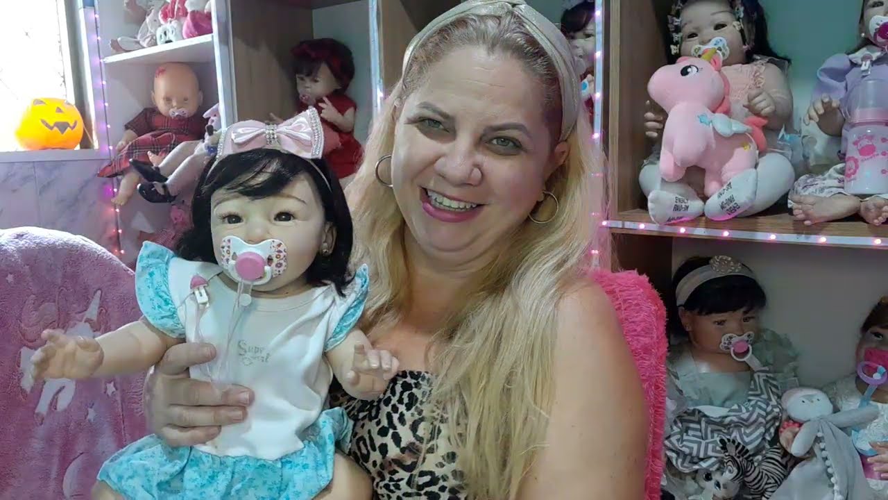 Troca de roupa na ines reborns ...e princesa Sofia junto ..