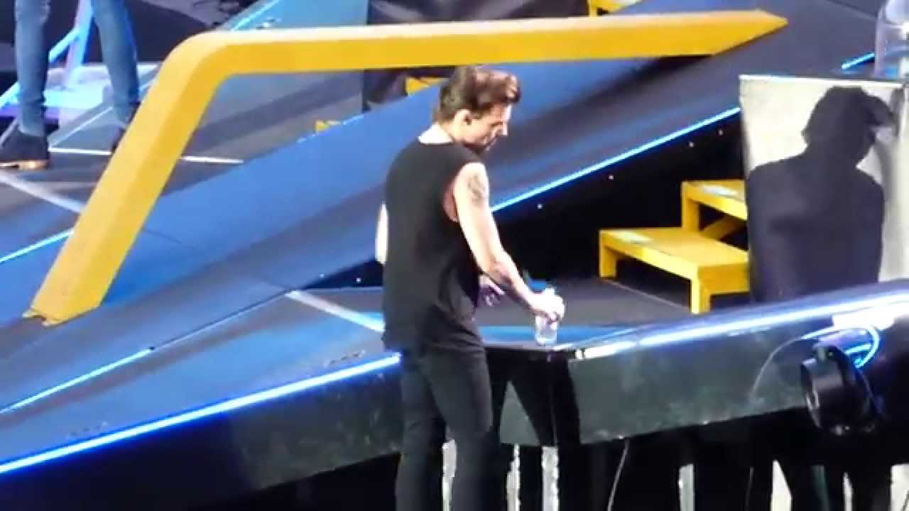 HD - One Direction - Strong (live) FZ72 @ Wien, Vienna,  Austria OTRA 2015