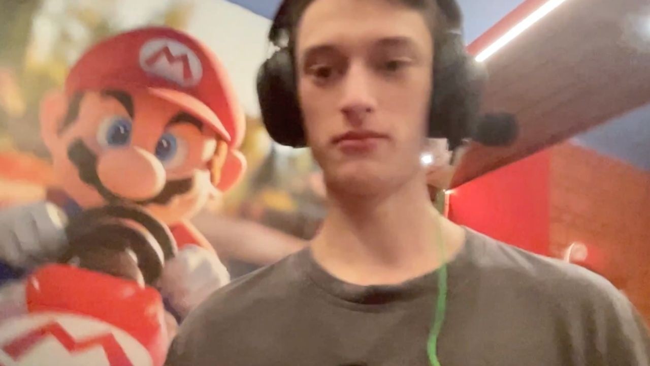 I'M TRAPPED IN A MARIO ROOM #ryan3000