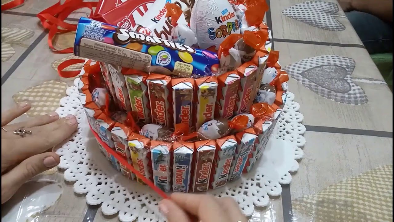 DIY || Come realizzare una TORTA DI CIOCCOLATINI KINDER con base di polistirolo || Idea regalo