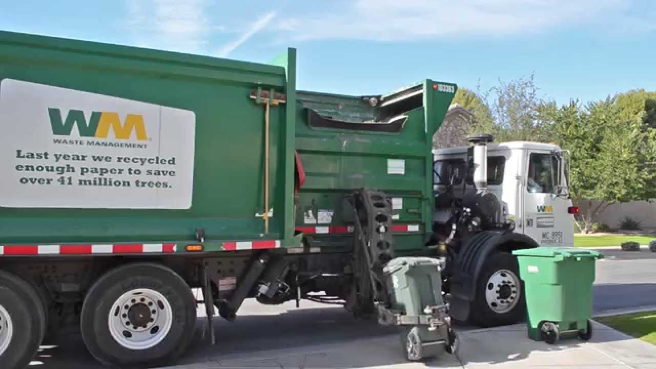 WM: Autocar McNeilus Autoreach on Recycling