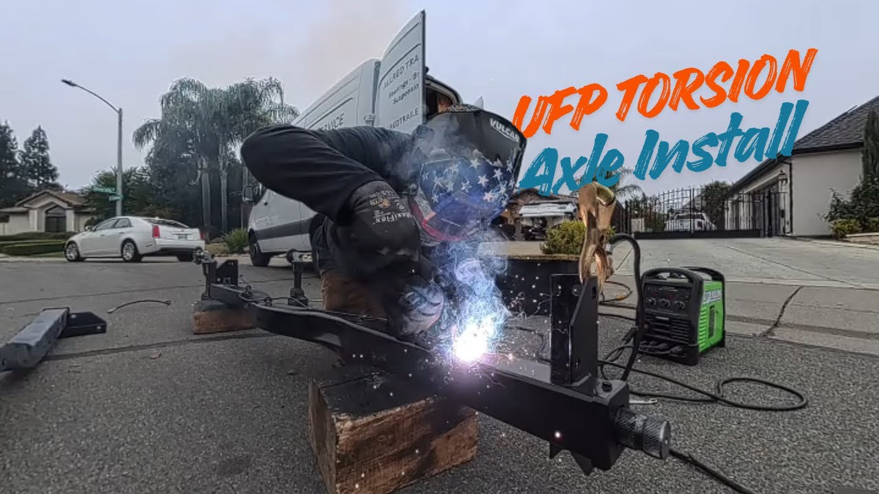 Установка новой торсионной оси UFP на лодочный прицеп Cobalt