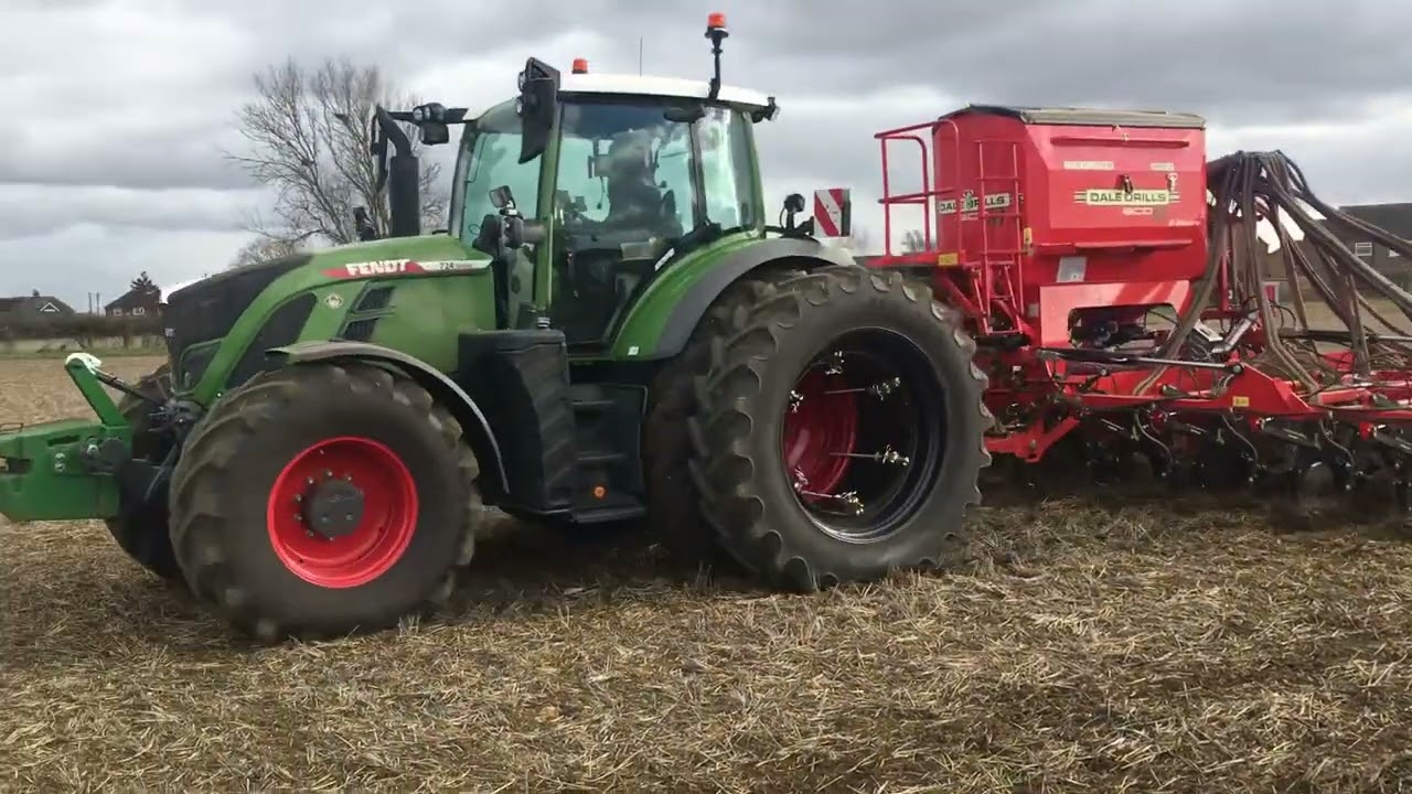 Fendt 724 and Dale drill