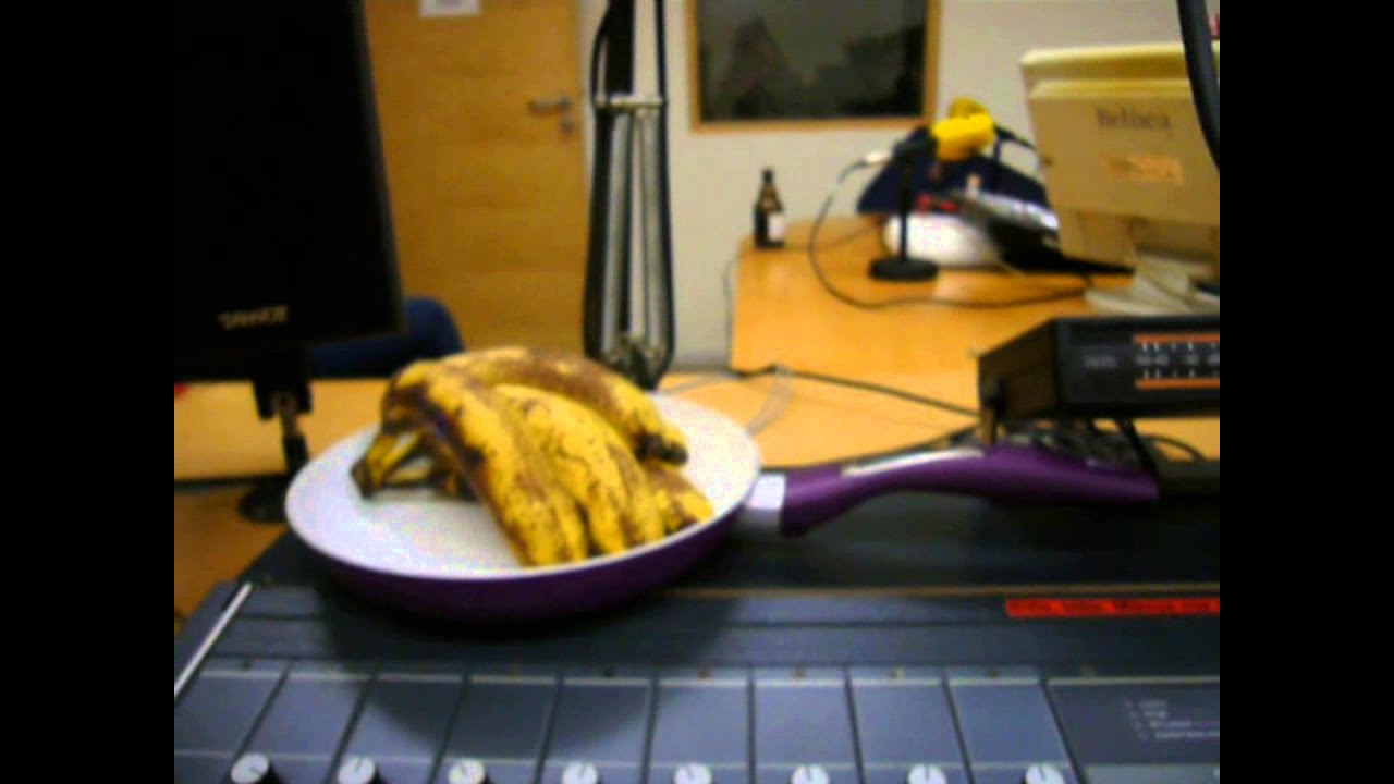 28.09.2013: DeLuxe FM - Ems-Vechte-Welle via Radio 700: 3.985 kHz, 95,6 MHz & inside Studio Lingen
