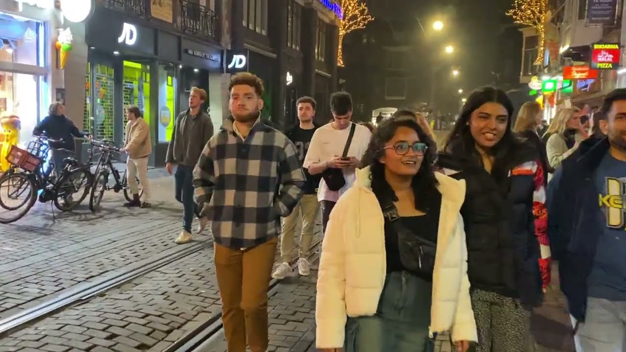 Amsterdam goes crazy at night. Сity tour - partying