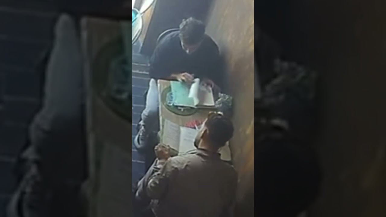 Furto al ristorante pericolo tra i tavoli #furto #rome #pickpocket