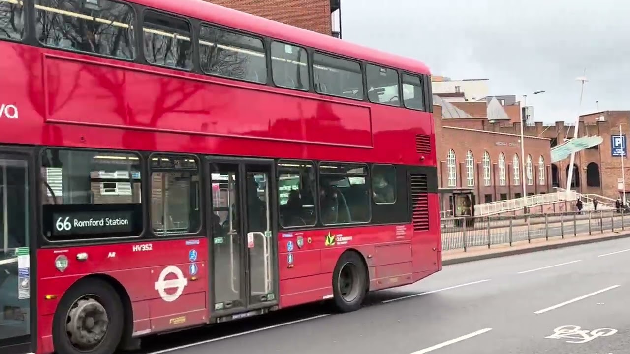 Volvo B5LH Wright Eclipse Gemini 3 Arriva London HV352 LF67EUX Route 66 Romford Station 