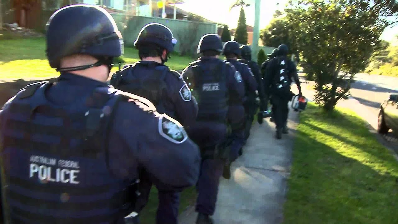 AFP | Operation Adduce | Briefing before a raid