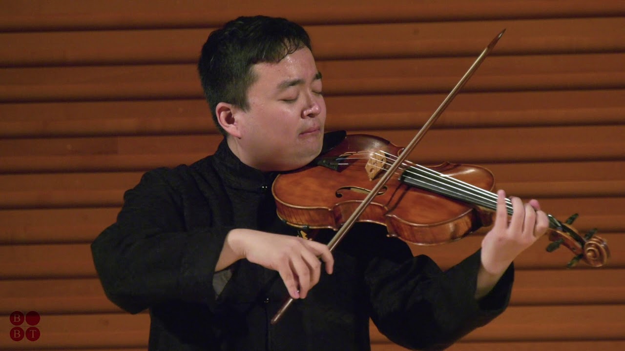 Diyang Mei performs JS Bach's Prelude & Fugue from Suite No  5 in C minor BWV1011