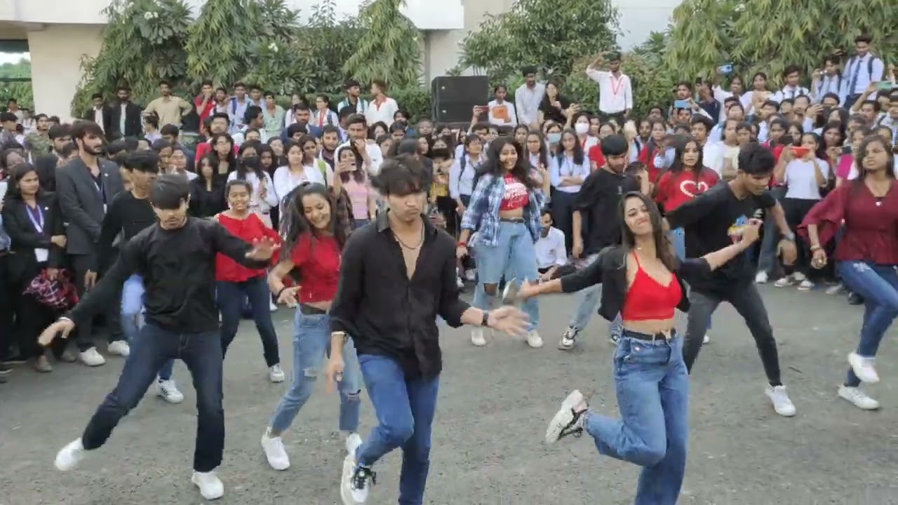 Road Performance in nims University on convocation 🎓🎓❤️❤️#convocation2023 #dance  #nims #vlogging
