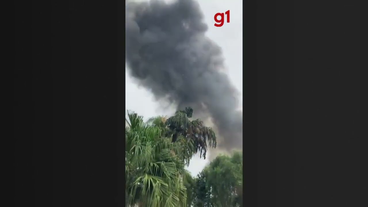 Avião bimotor cai em Vinhedo, no interior de SP #g1