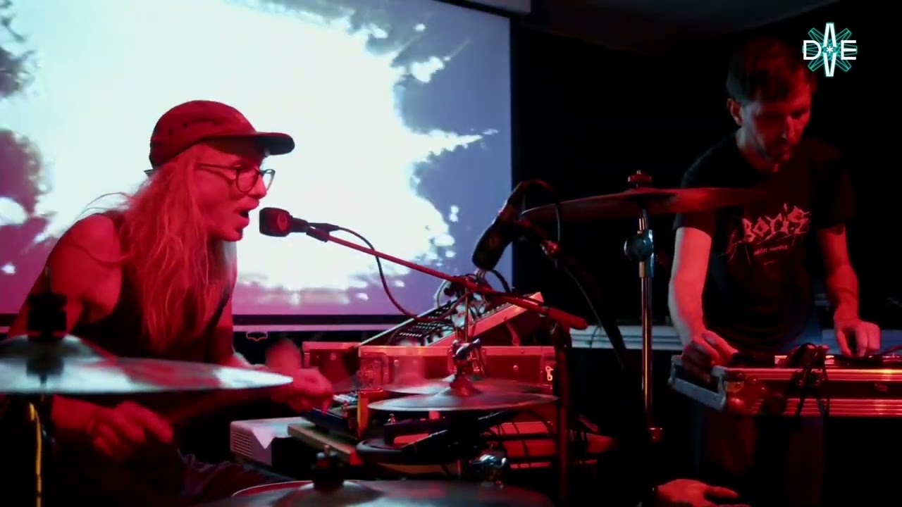 Metaknoten | DAVE LIVE @ Zentralwerk Foyer mit anschließendem Interview