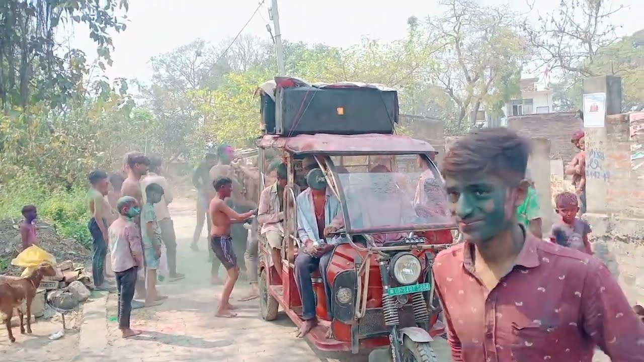 Gaon ki kapda for Holi गांव की कपड़ा फाड़ होली