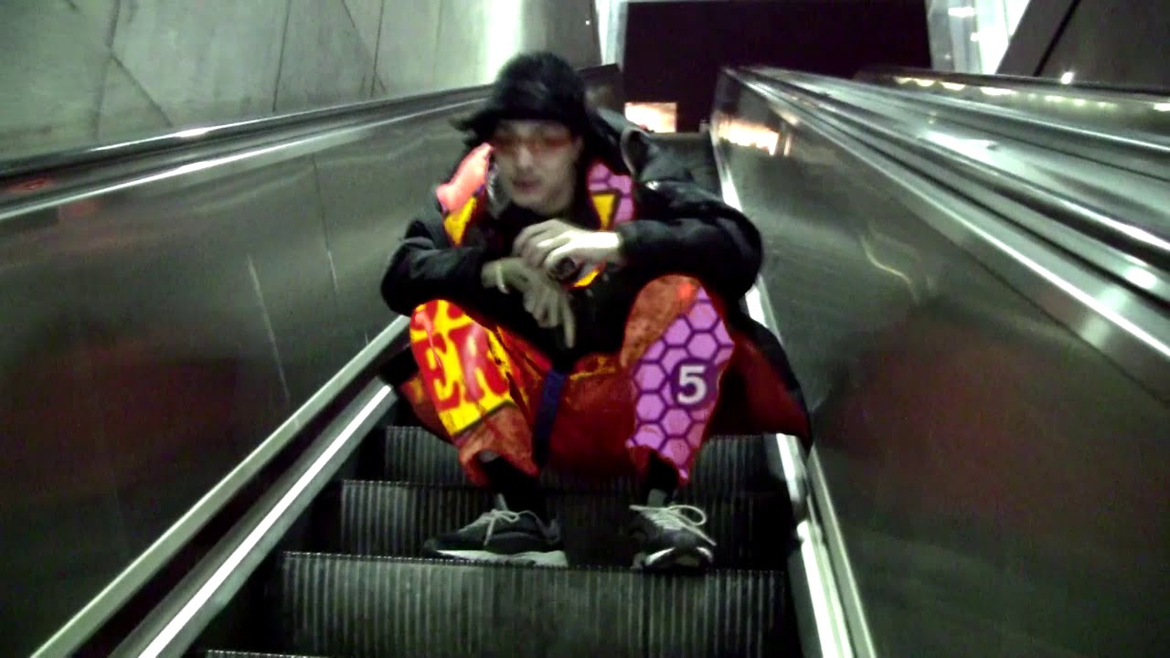 GUCCI GUCCI LOUIS LOUIS FENDI FENDI PRADA (Video)