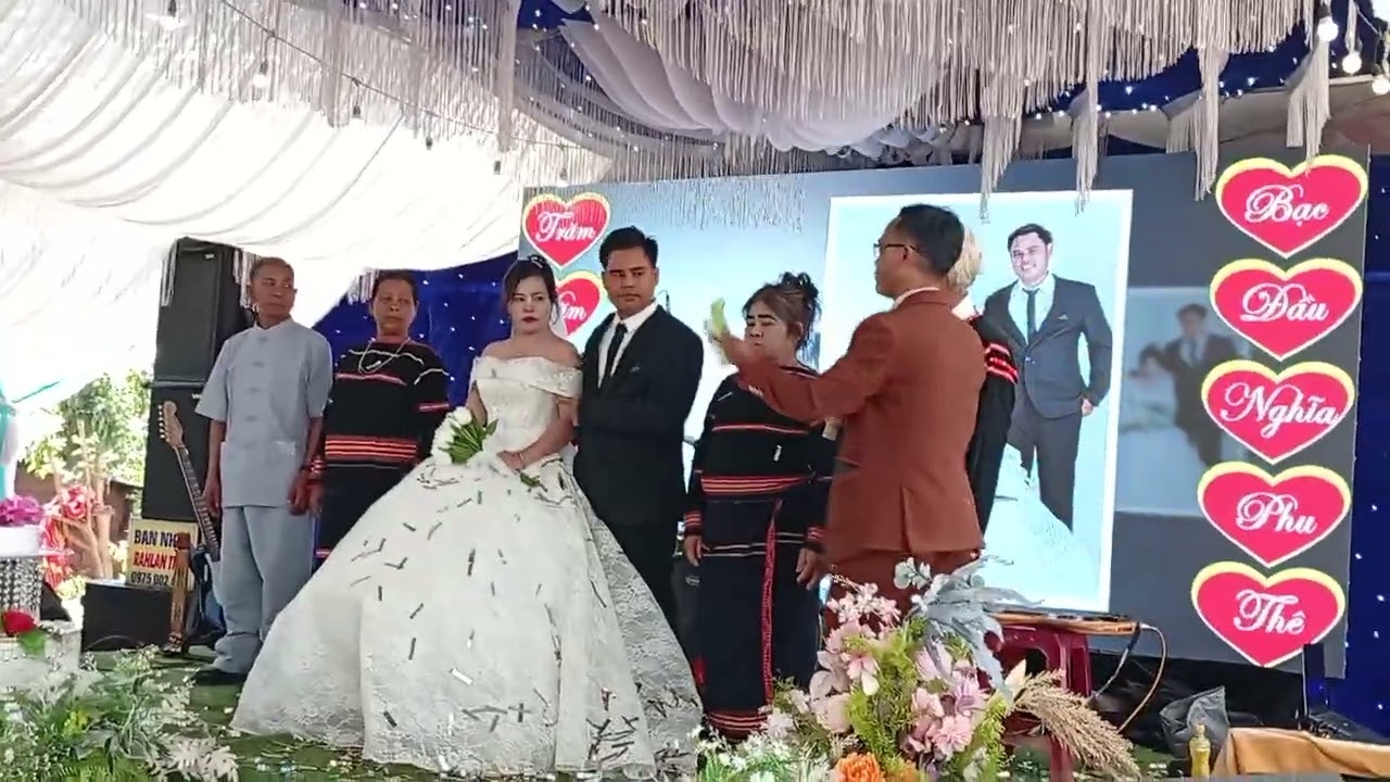 Cuối năm có tiếc rất dễ thương quá 