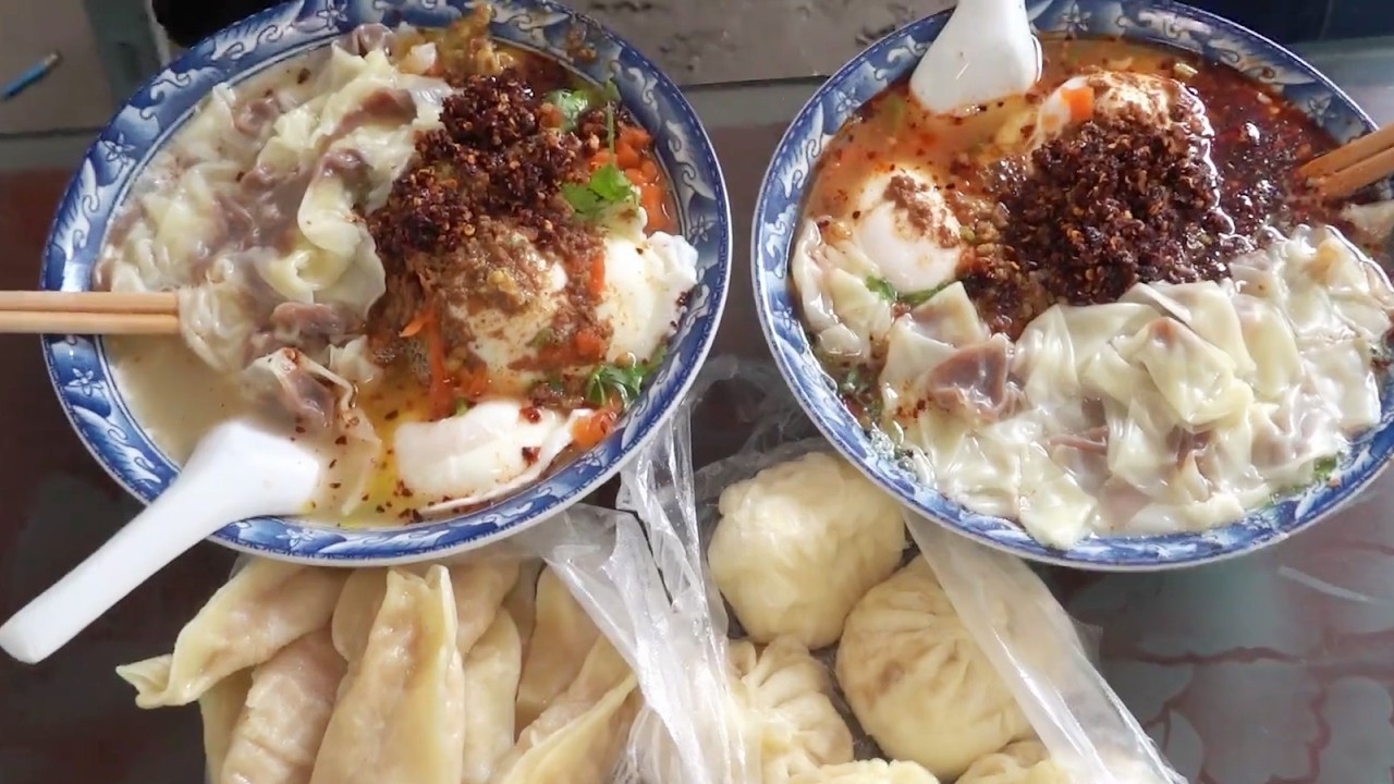 在徐州带着老Baby怼砂锅老味米线馄饨，搭配着小笼包，舒坦～【海吃王】