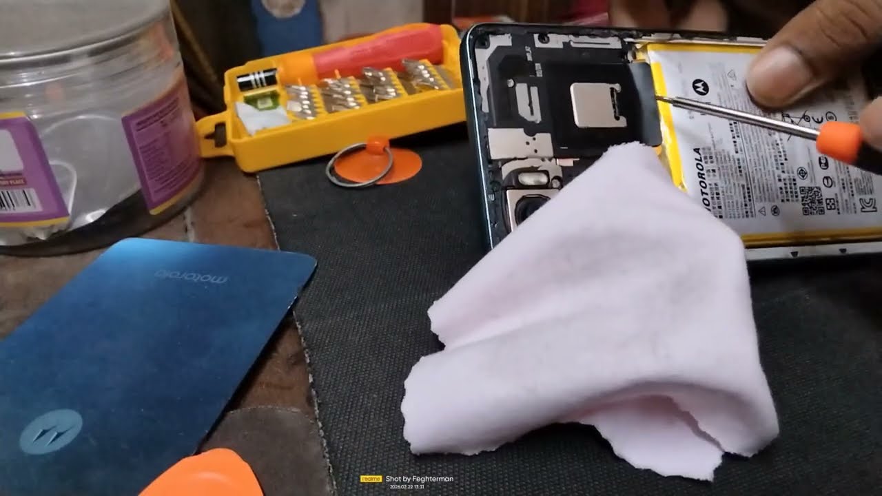 Small but Critical Dangerous Surgery Successful 📱🤳🏻 💥🤯 Repair your Swollen Battery at Home | Save 💰