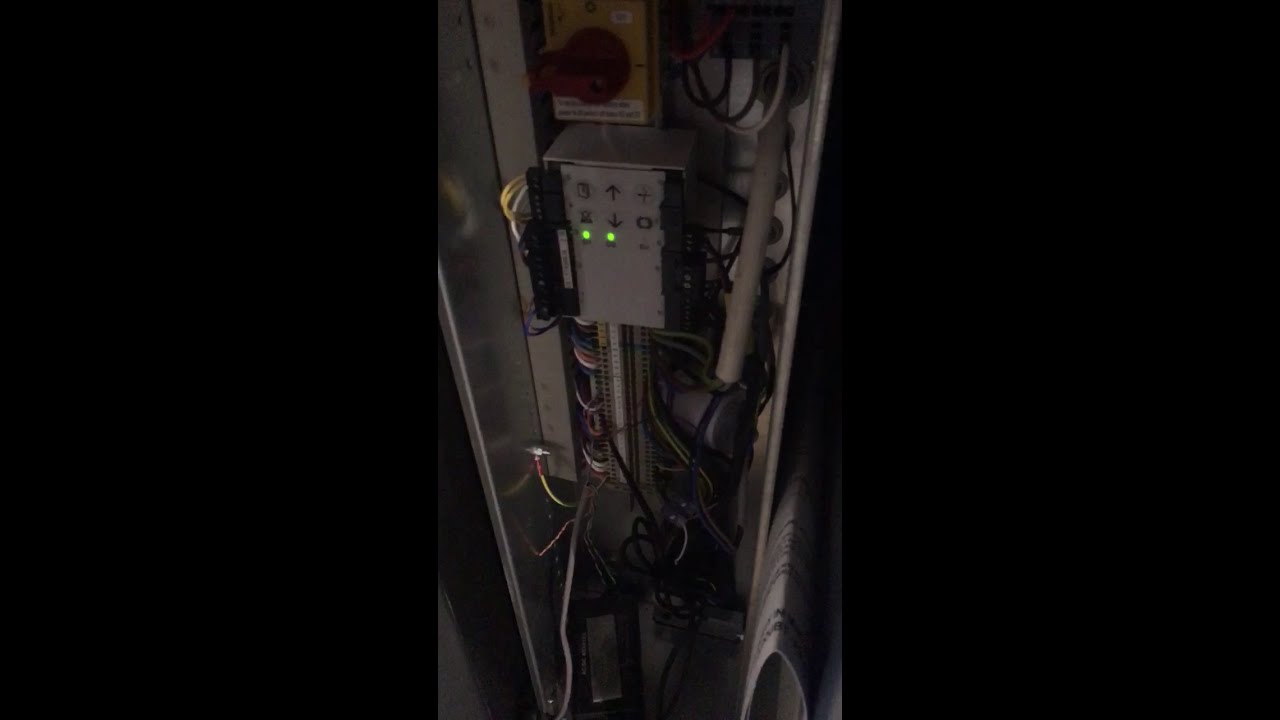 Aritco 7000 platform lift, run an view of controls/ screw mechanism, Liverpool