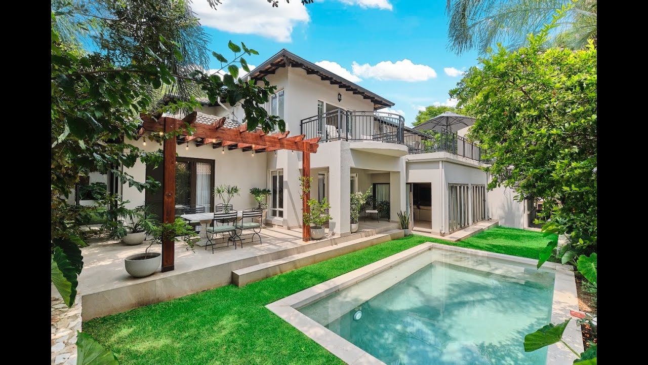 Bellerieve Crescent, Eagle Canyon Golf Estate