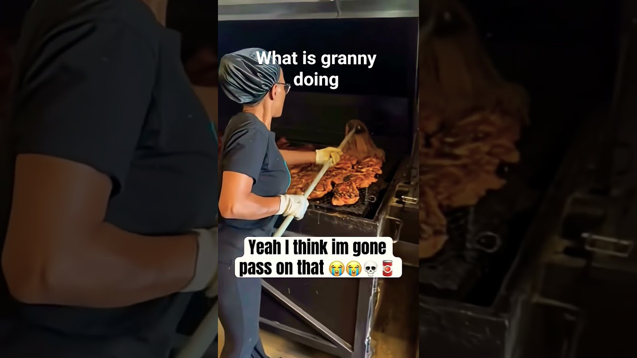 what granny doing with a mop #funny #food #cooking🤣🙂&zwj;↕️😩😭😭