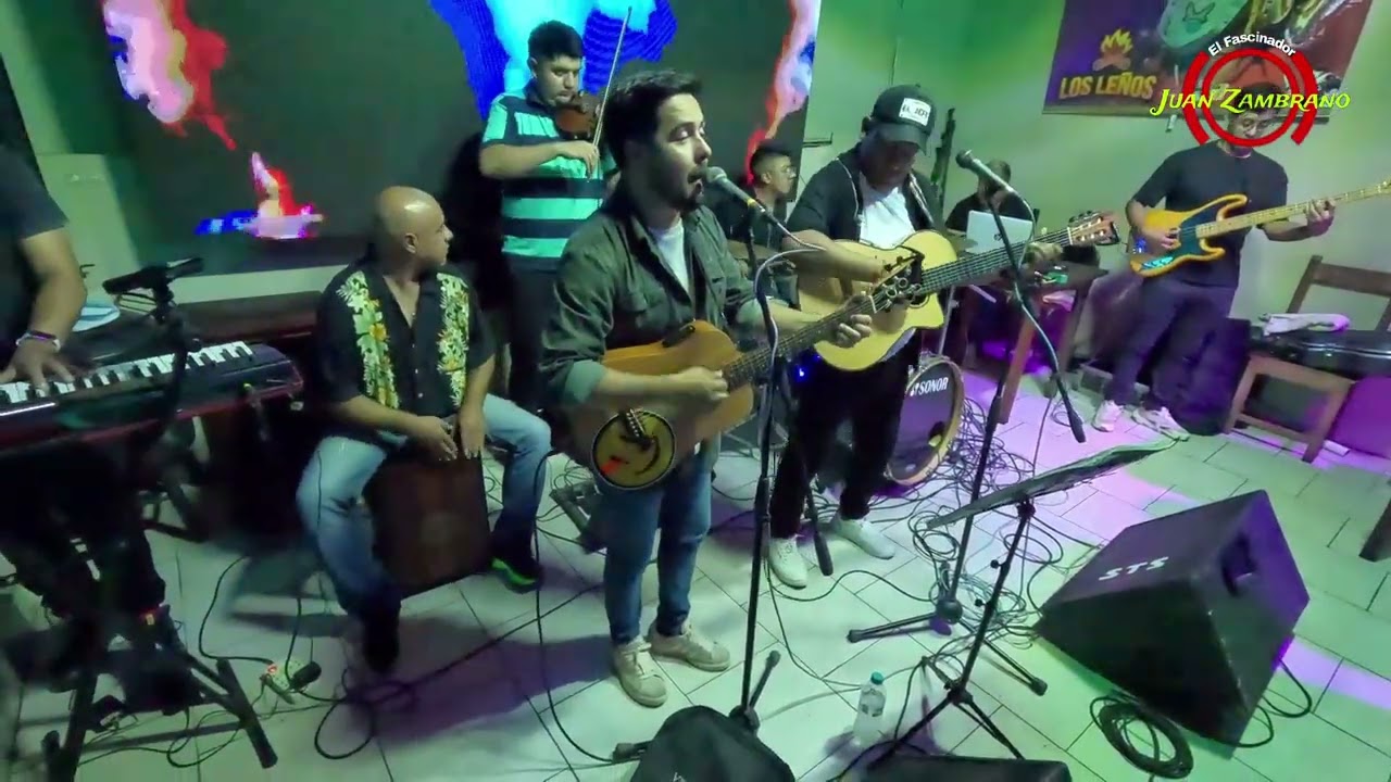 Fede Arteaga y Matias Leites en Los Leños Parrilla - Juan Zambrano 
