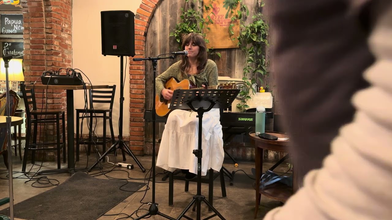 kira moon- saturday night show