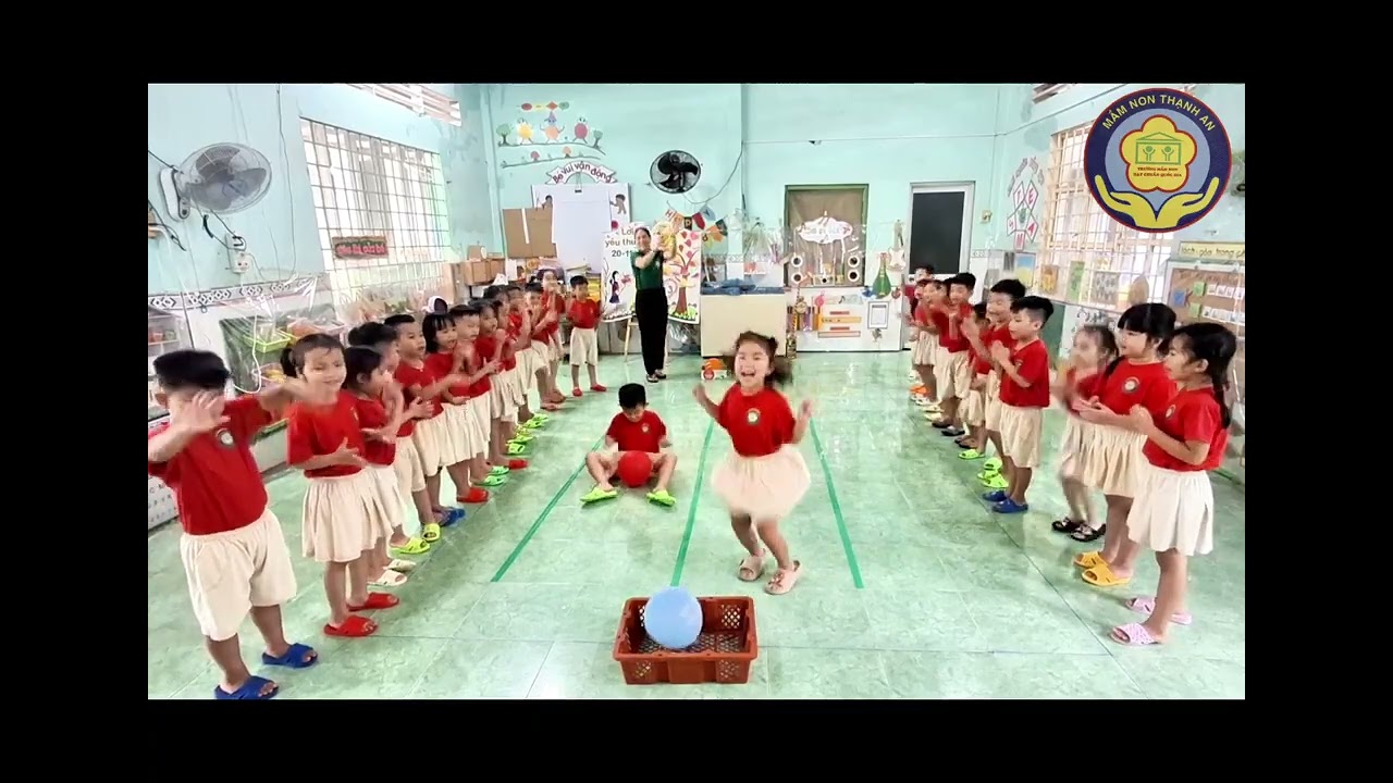 TRÒ CHƠI: KẸP BÓNG DI CHUYỂN BẰNG MÔNG