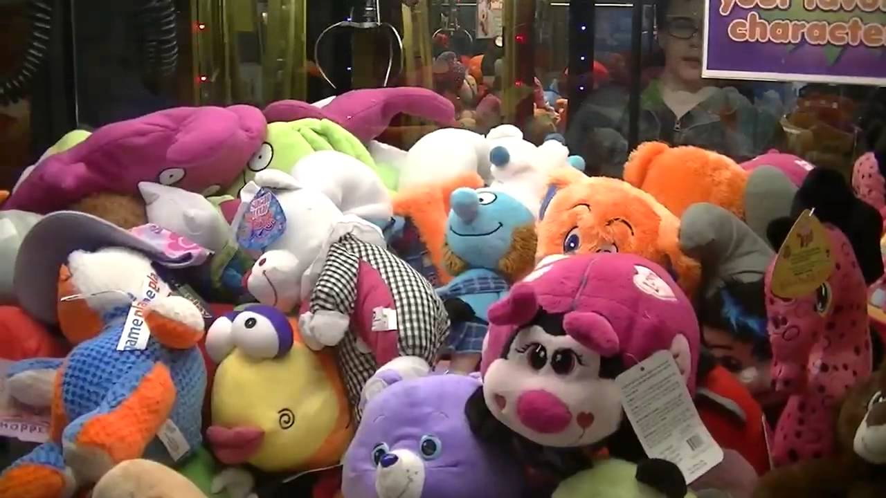 Claw Machine !- 23 INSANE Claw Machine Wins! SMURFS+MORE