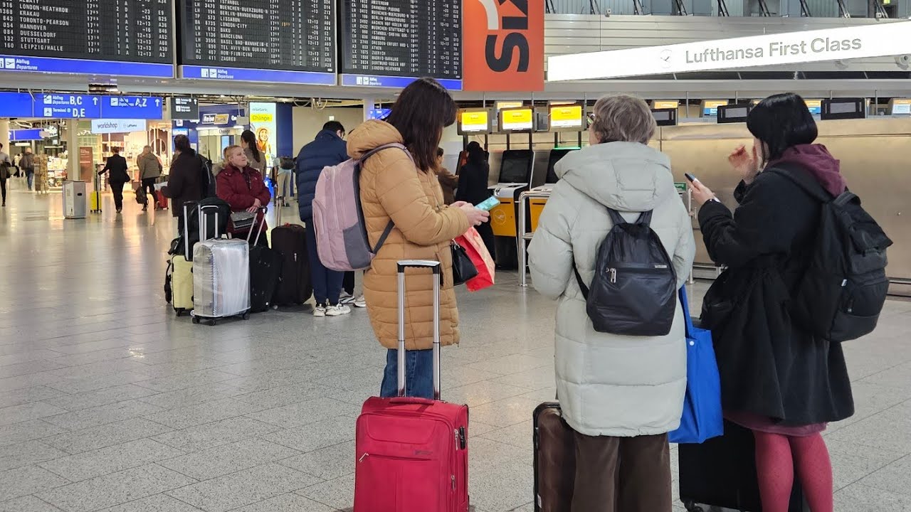 FRANKFURT/GERMANY/Walking tour of Frankfurt Airport