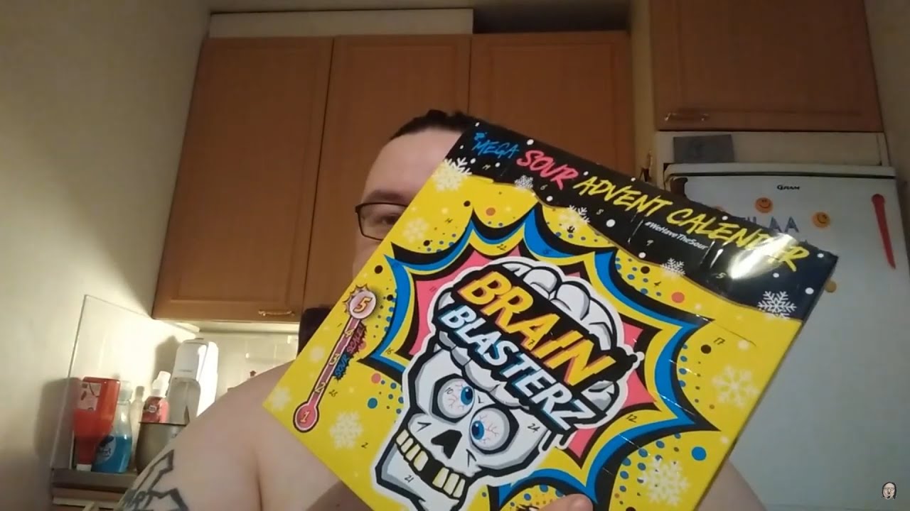 Hampaaton läski syö: Osa 536 - Brain Blasterz -joulukalenteri (Apple & Strawberry)