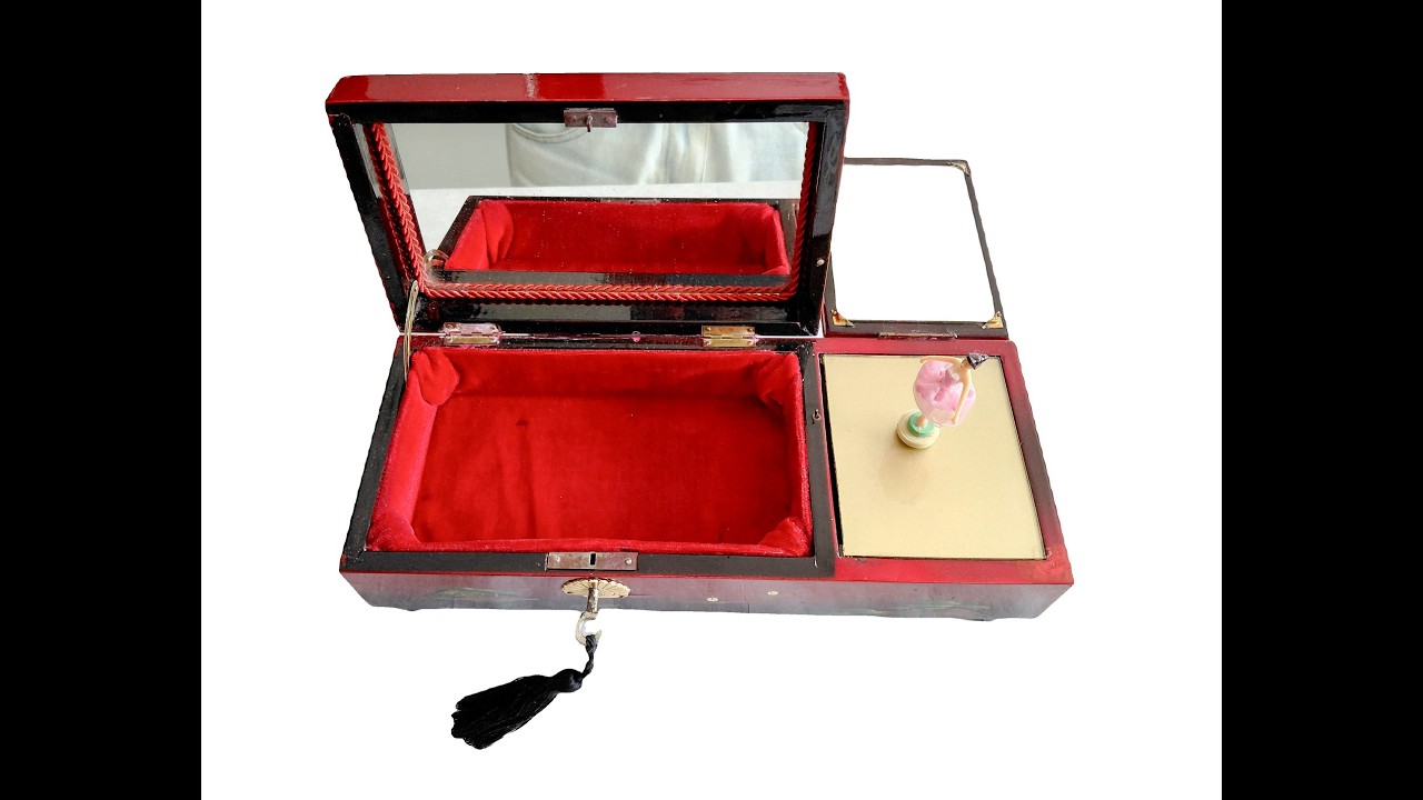 Caixa de Música Antiga  e Porta Joia com Bailarina  / Antique music box with ballerina