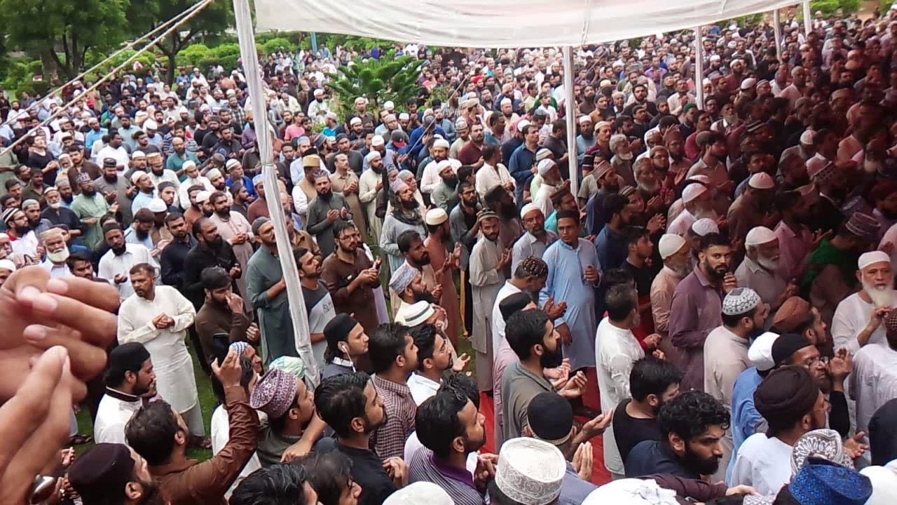 ALHAAJ ZULFIQAR ALI HUSSAINI NAMZ E  JANAZA FULL VIDEO BY AMIN QADRI