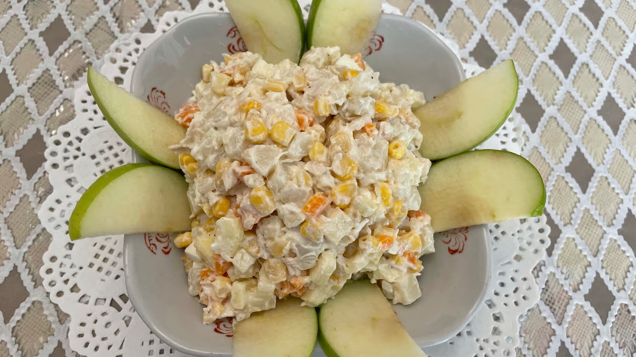 Alma salatı. Salatı hazırlayarkən Nazoşun yadından çıxan nə idi ? . Elma salatası