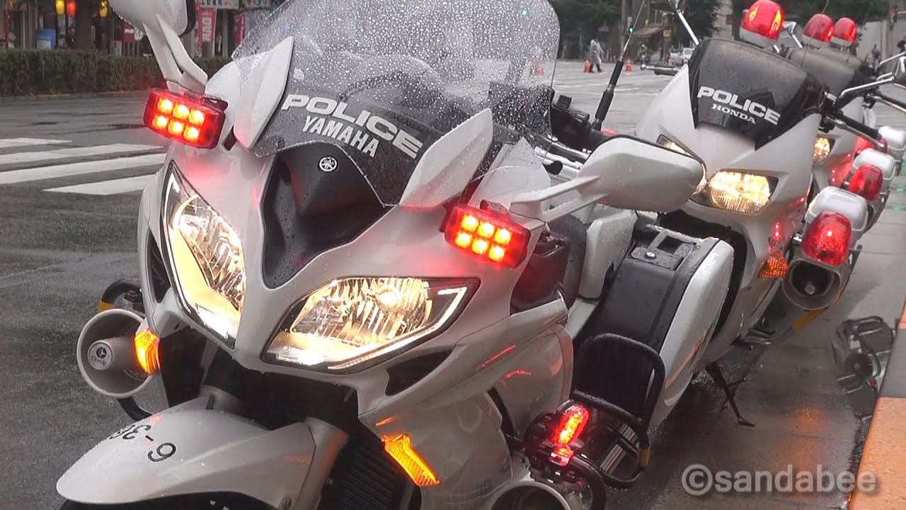最接近で撮ってみた！新型白バイヤマハFJR1300P。Close‐up picture of YAMAHA FJR1300P