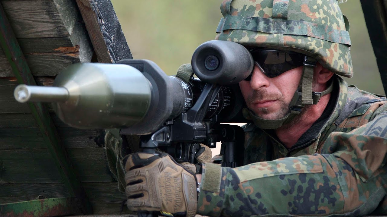 Panzerfaust III: El LANZACOHETES Que Destroza Tanques