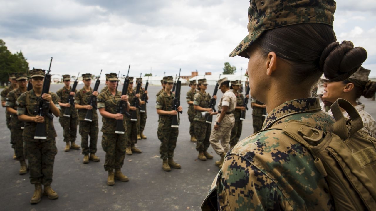 Nude photo scandal goes beyond Marines