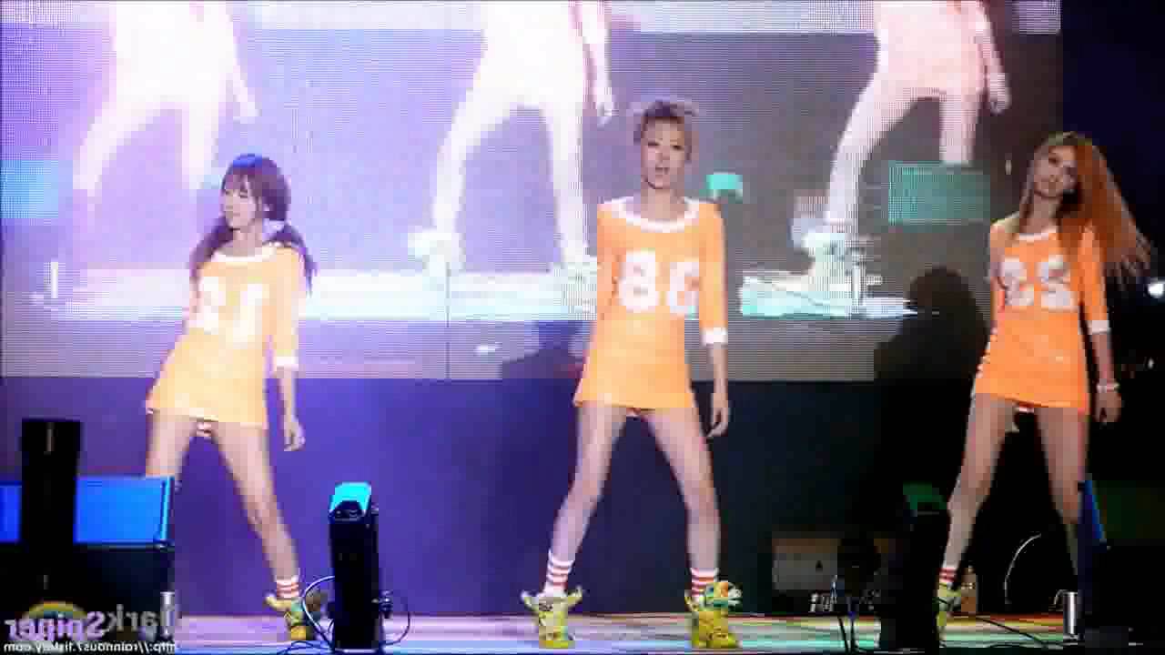 Orange Caramel - Bangkok City (Dance Mirrored)