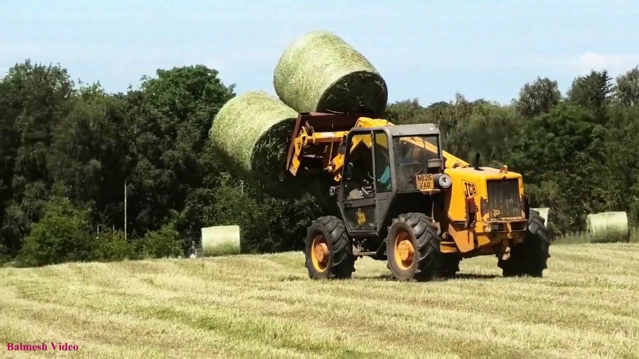 Bale Collecting with JCB Loadall 526.
